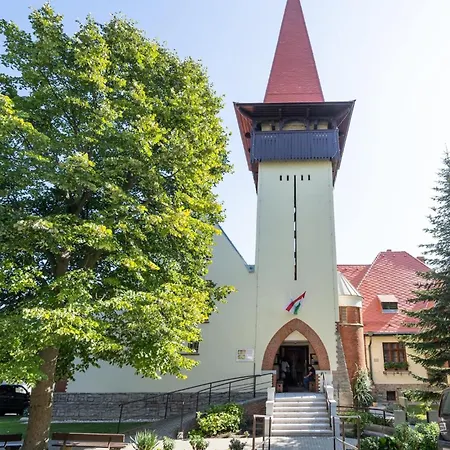 With Piano 아파트