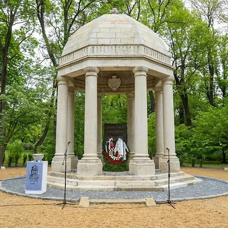 With Piano 아파트