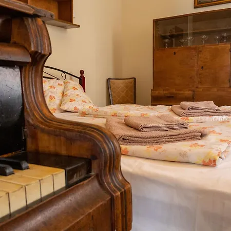 Apartment With Piano *